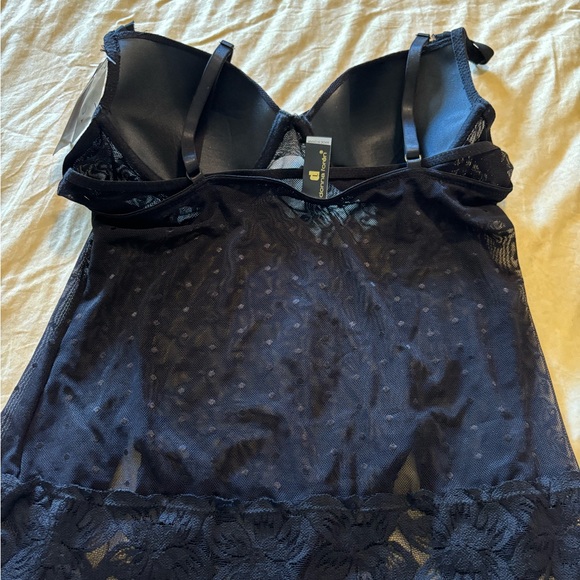 Lingerie - Picture 3 of 7